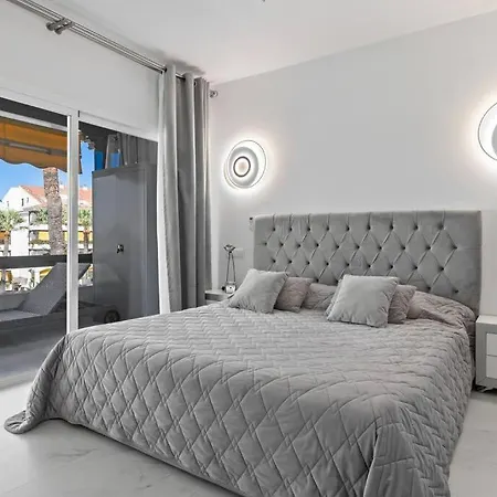 Apartment Cozy Flat With Terrace & Pool In Golden Mile