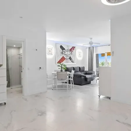 Cozy Flat With Terrace & Pool In Golden Mile Apartment