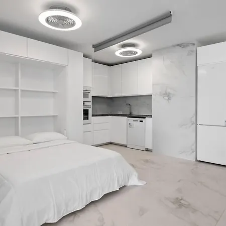 Cozy Flat With Terrace & Pool In Golden Mile Apartment *