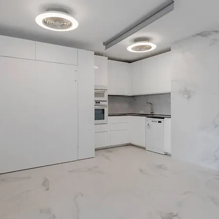 Apartment Cozy Flat With Terrace & Pool In Golden Mile *