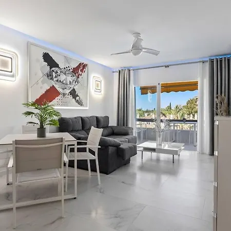 Apartment Cozy Flat With Terrace & Pool In Golden Mile *