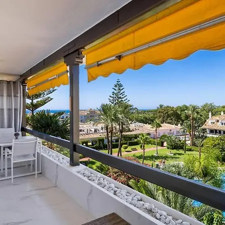 Apartment Cozy Flat With Terrace & Pool In Golden Mile
