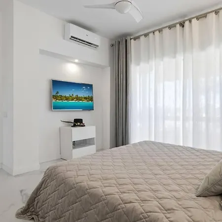 Cozy Flat With Terrace & Pool In Golden Mile Apartment *
