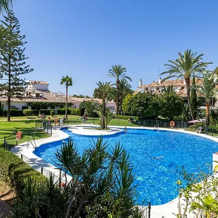 Cozy Flat With Terrace & Pool In Golden Mile * Marbella
