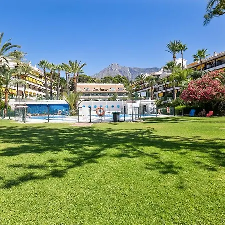 Cozy Flat With Terrace & Pool In Golden Mile *